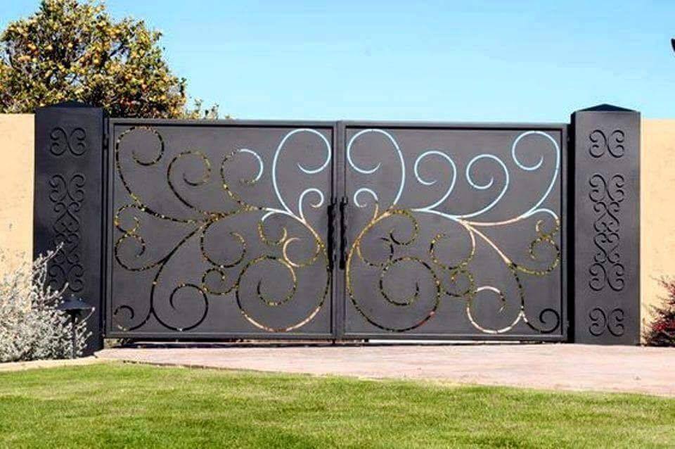 Realizez porti, garduri, balustrade