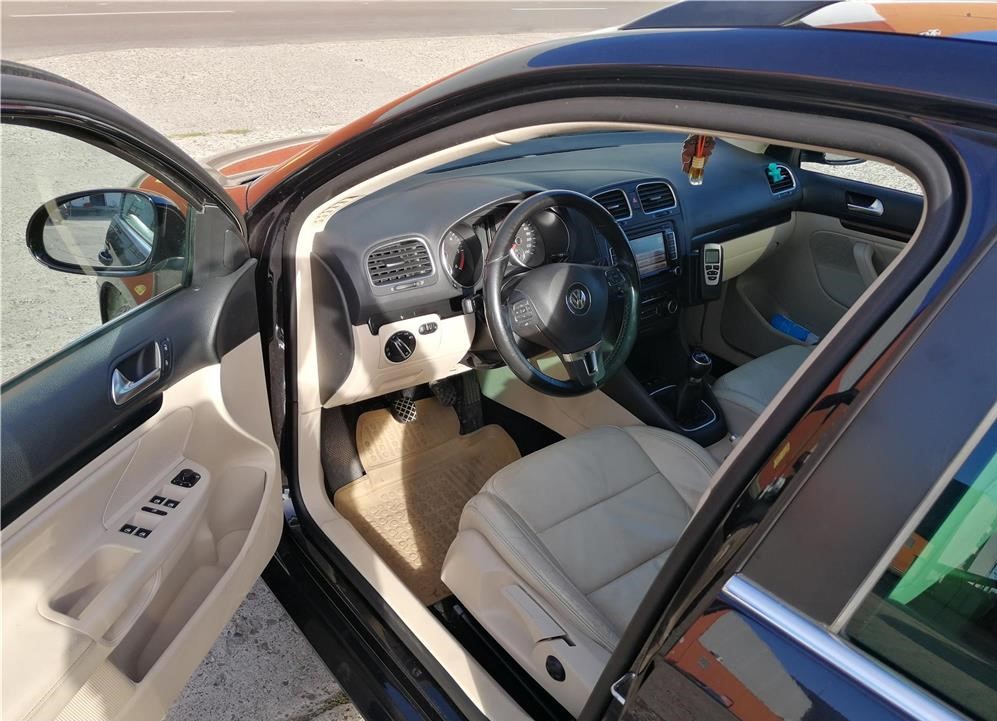 VW Golf VI – FULL – cameră, piele, navi, clima, jante – impecabilă