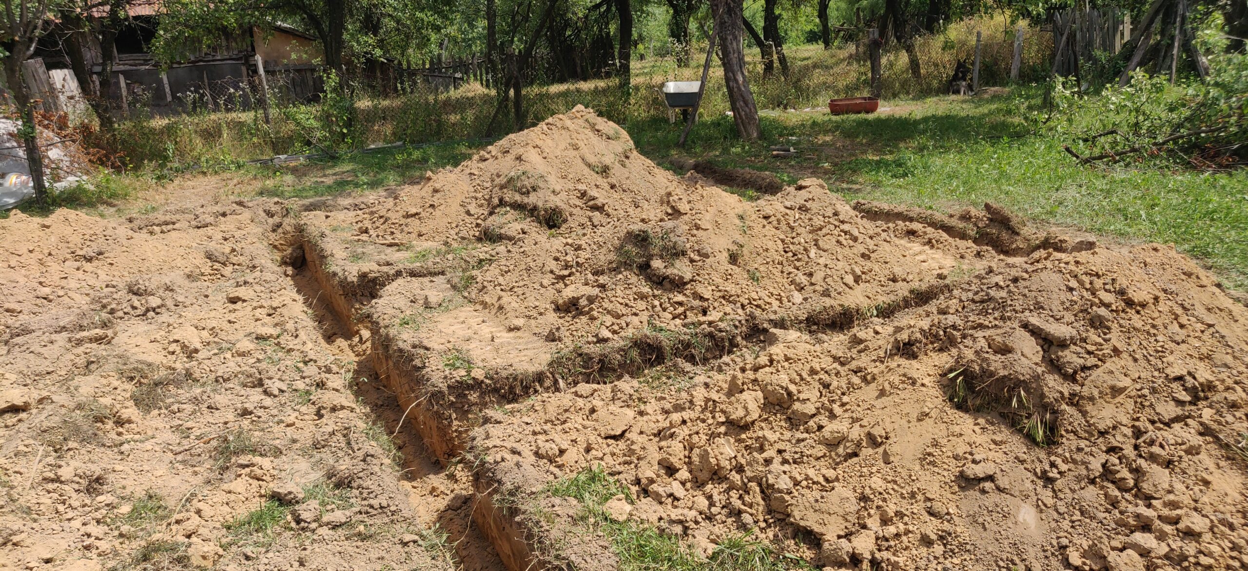 lucrari cu miniexcavator