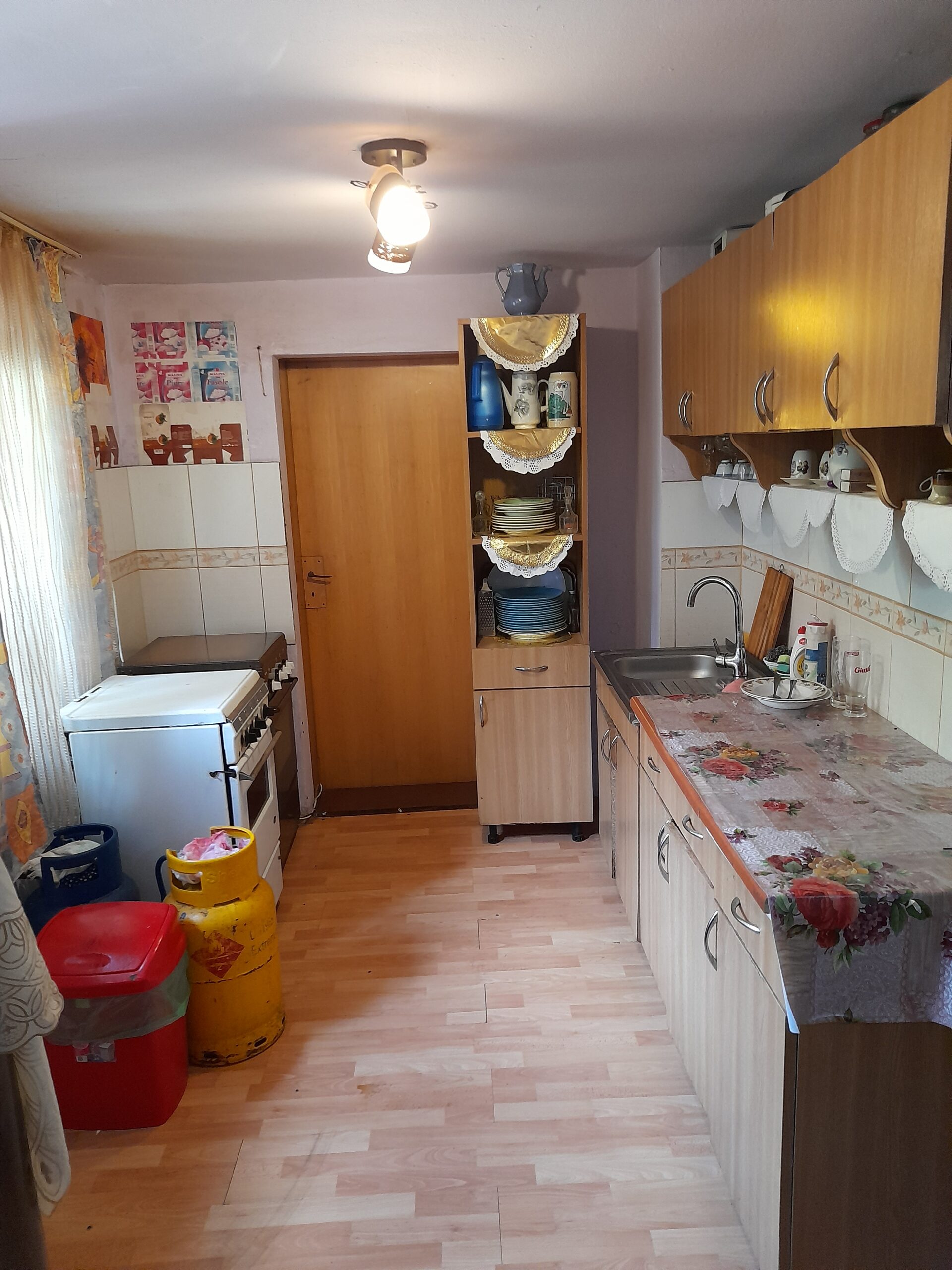 Inchiriez o camera la casa in zona Calea Sagului