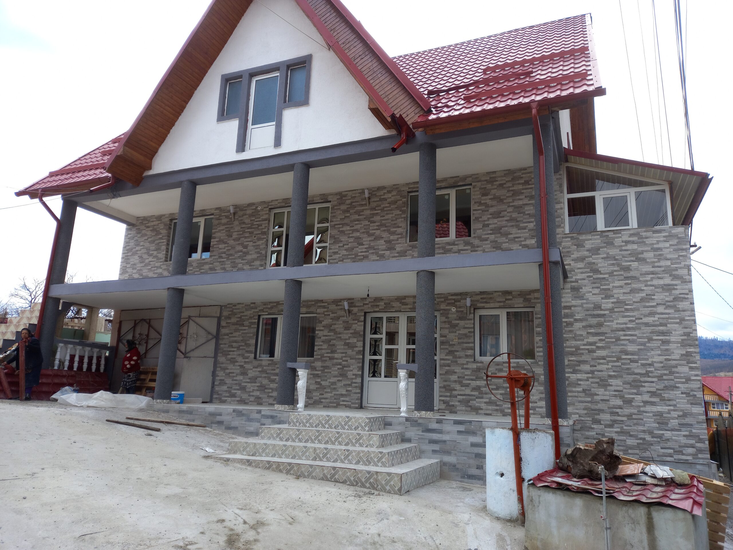 Amenajări interioare și exterioare