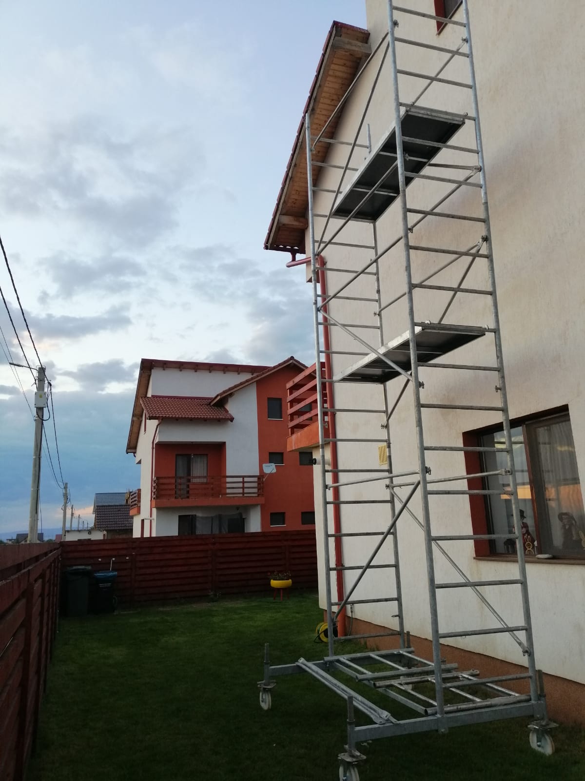 Inchiriez schela mobila