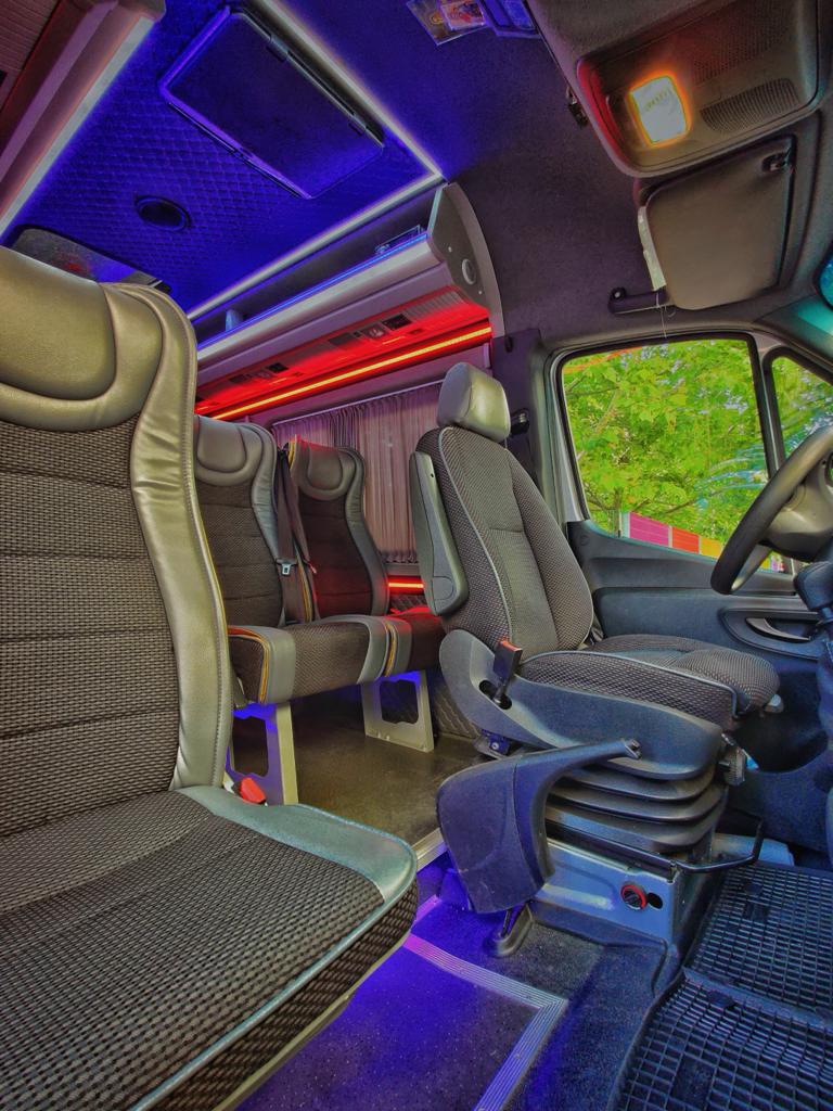 Închiriez microbune 19+1 și 20+1