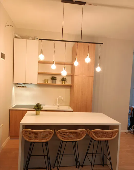 Montaj mobilă-montare mobilă