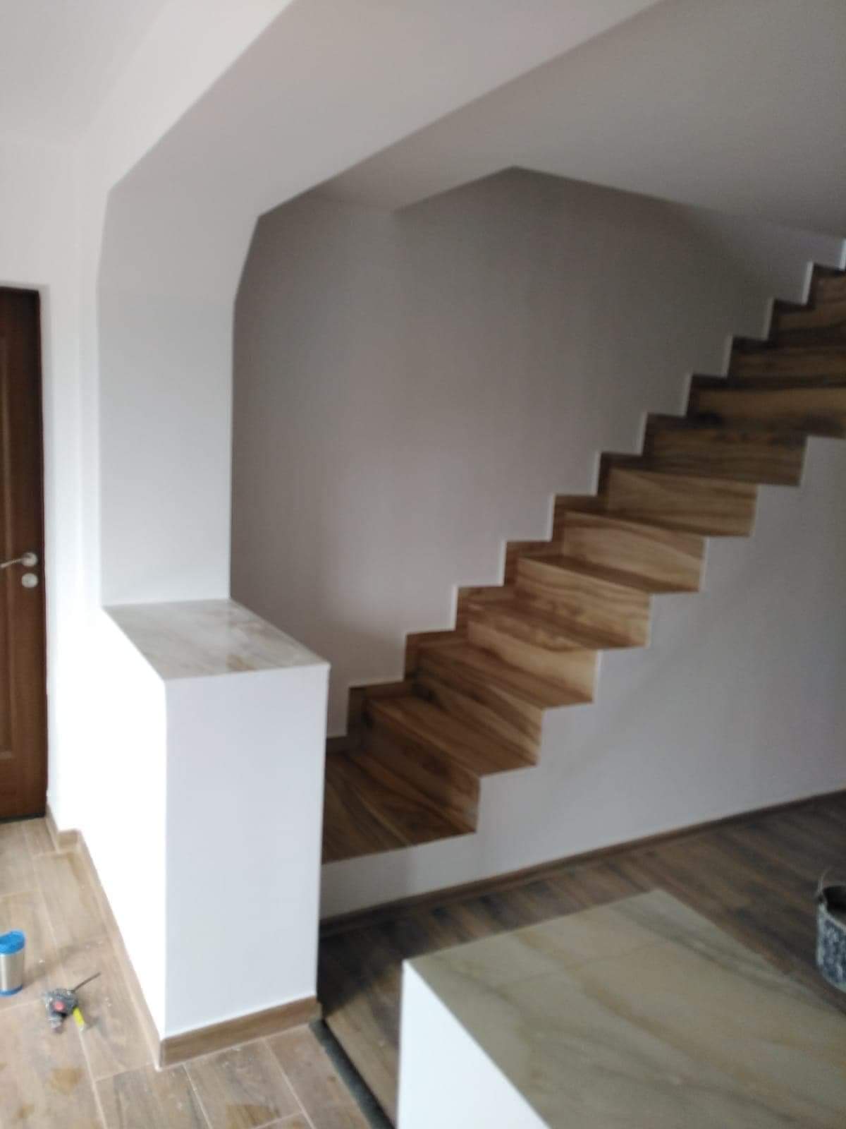 Execut lucrări de construcții interior exterior