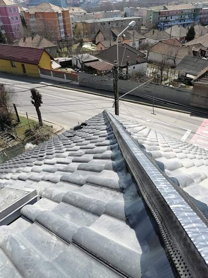 Executăm acoperise jgiburi si burlane 1,6m