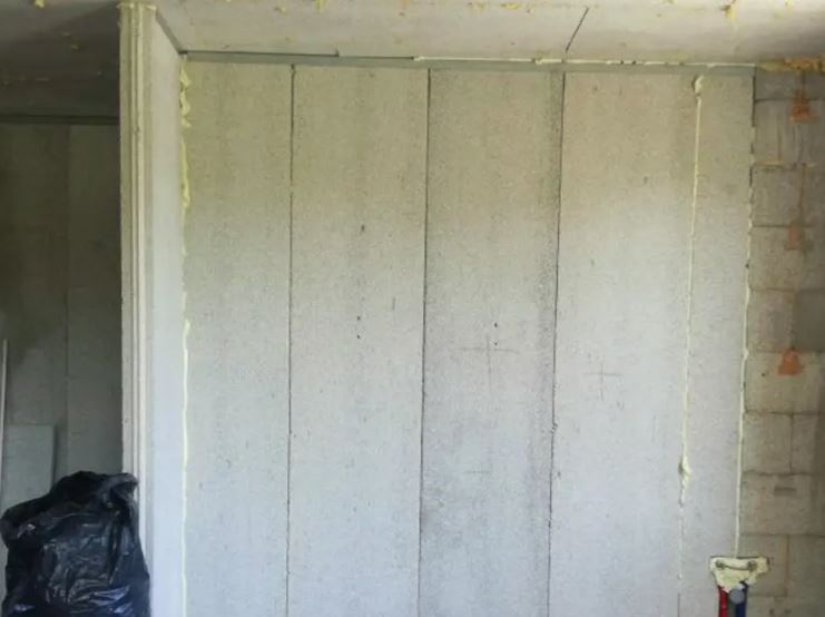 Pereti de compartmenytare din polistiren si beton