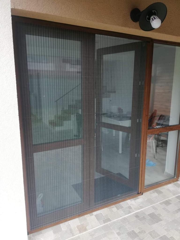 Plase de insecte plisse sau tip rulou / Rulouri exterioare