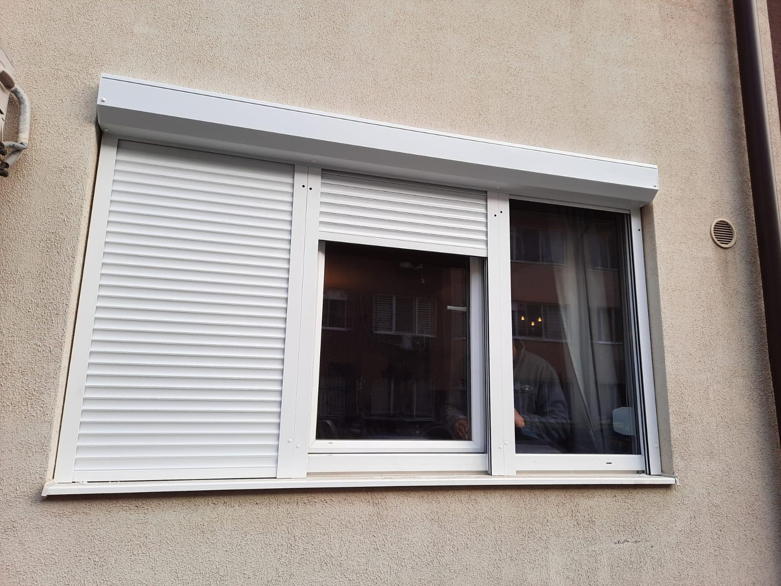 Plase de insecte plisse sau tip rulou / Rulouri exterioare