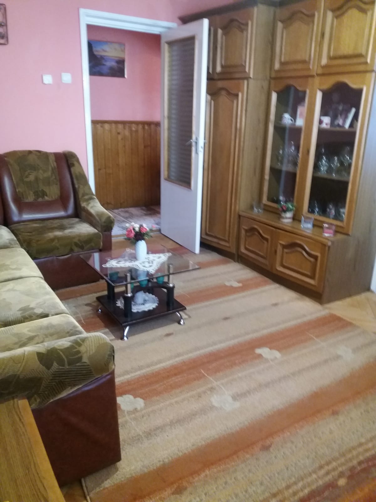 Vand apartament cu doua camere