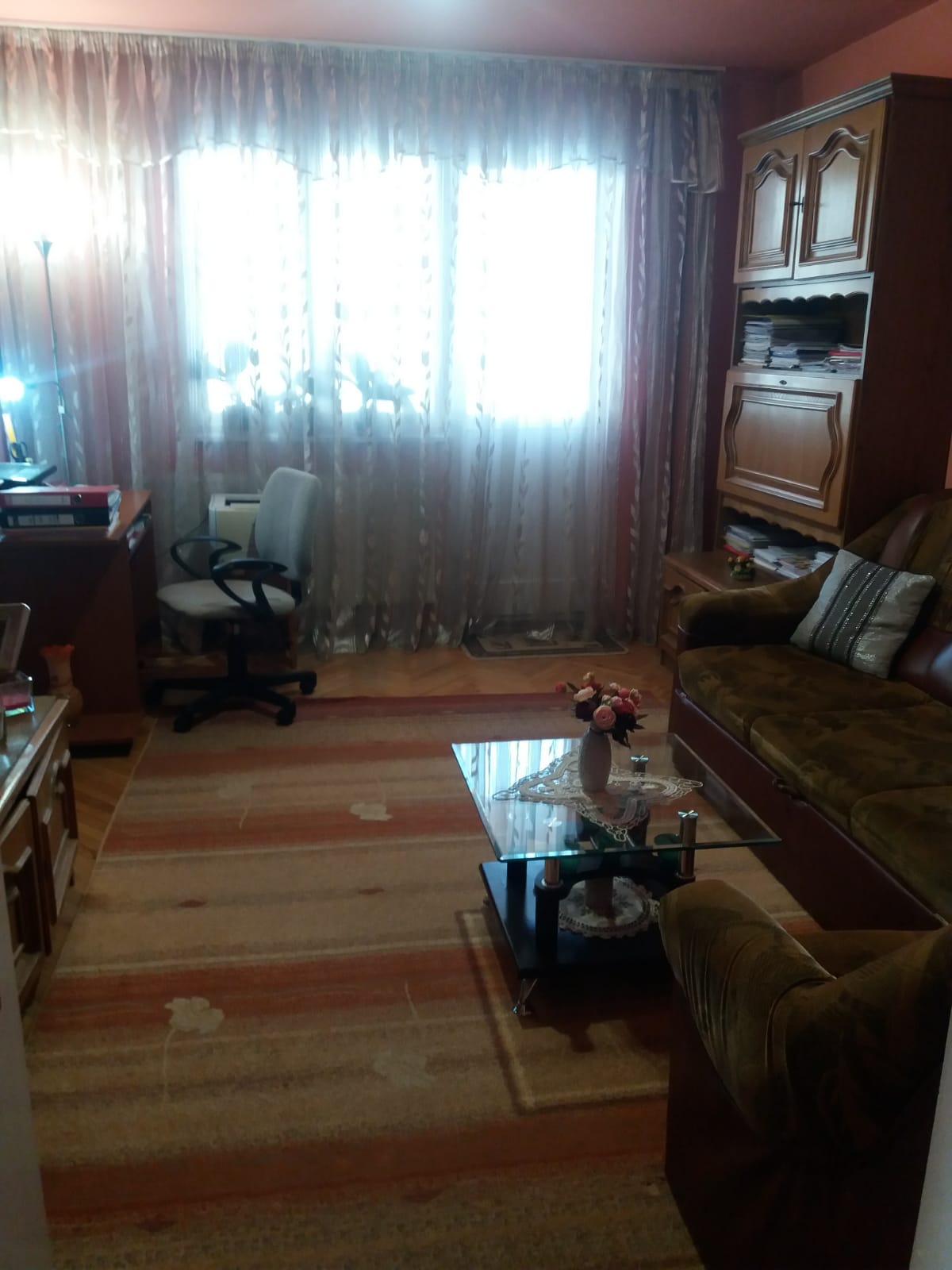 Vand apartament cu doua camere