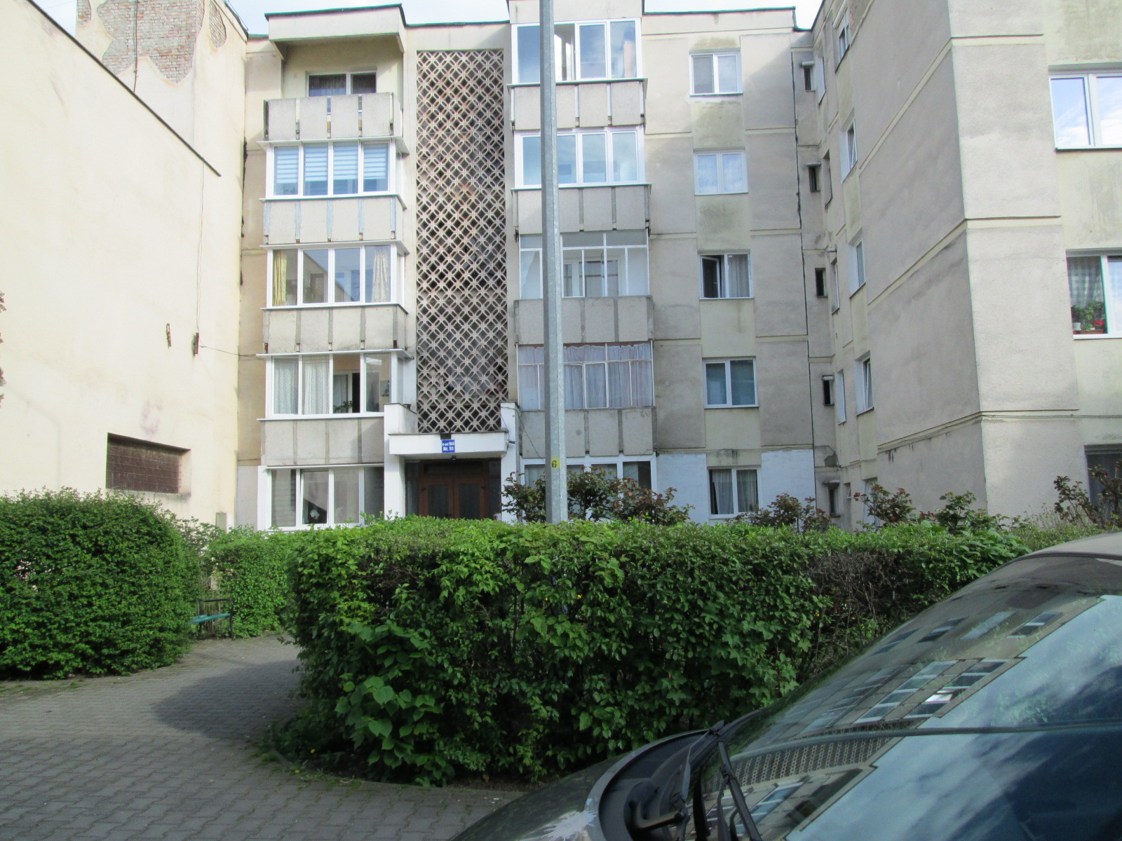 Vand apartament cu doua camere