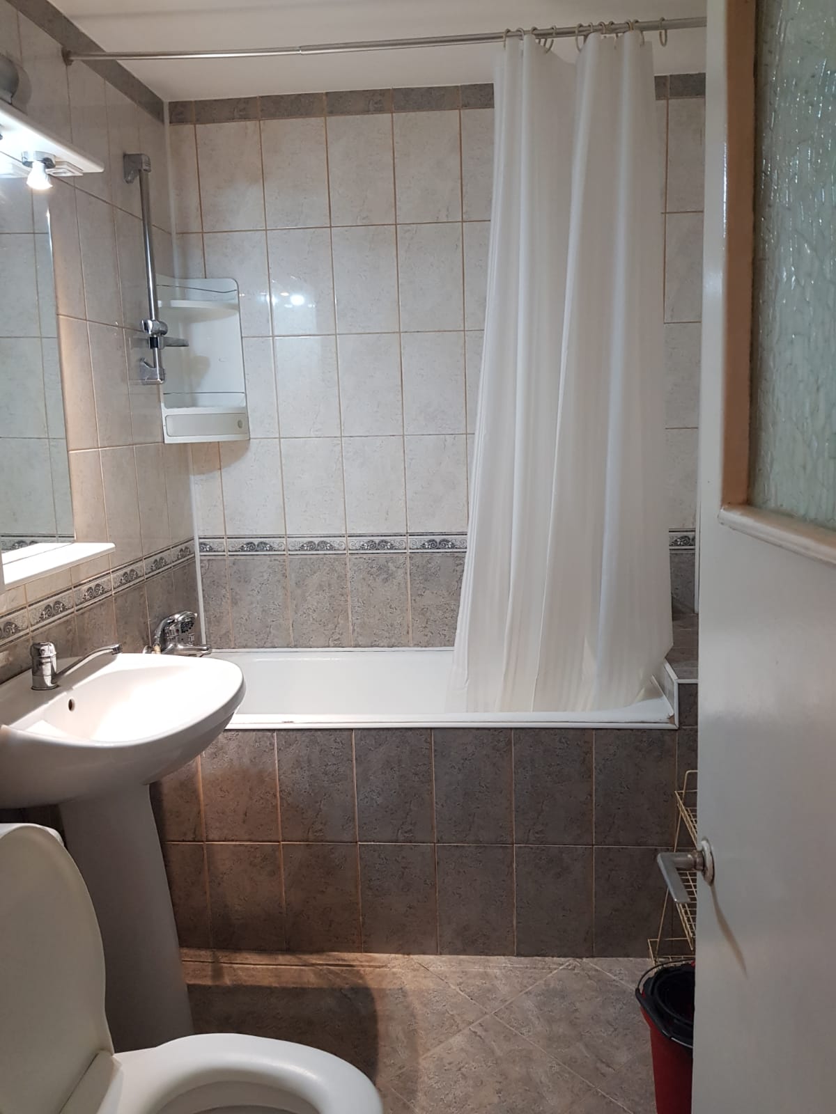 Agentia Imobiliara Lumimob va ofera spre închiriere un apart