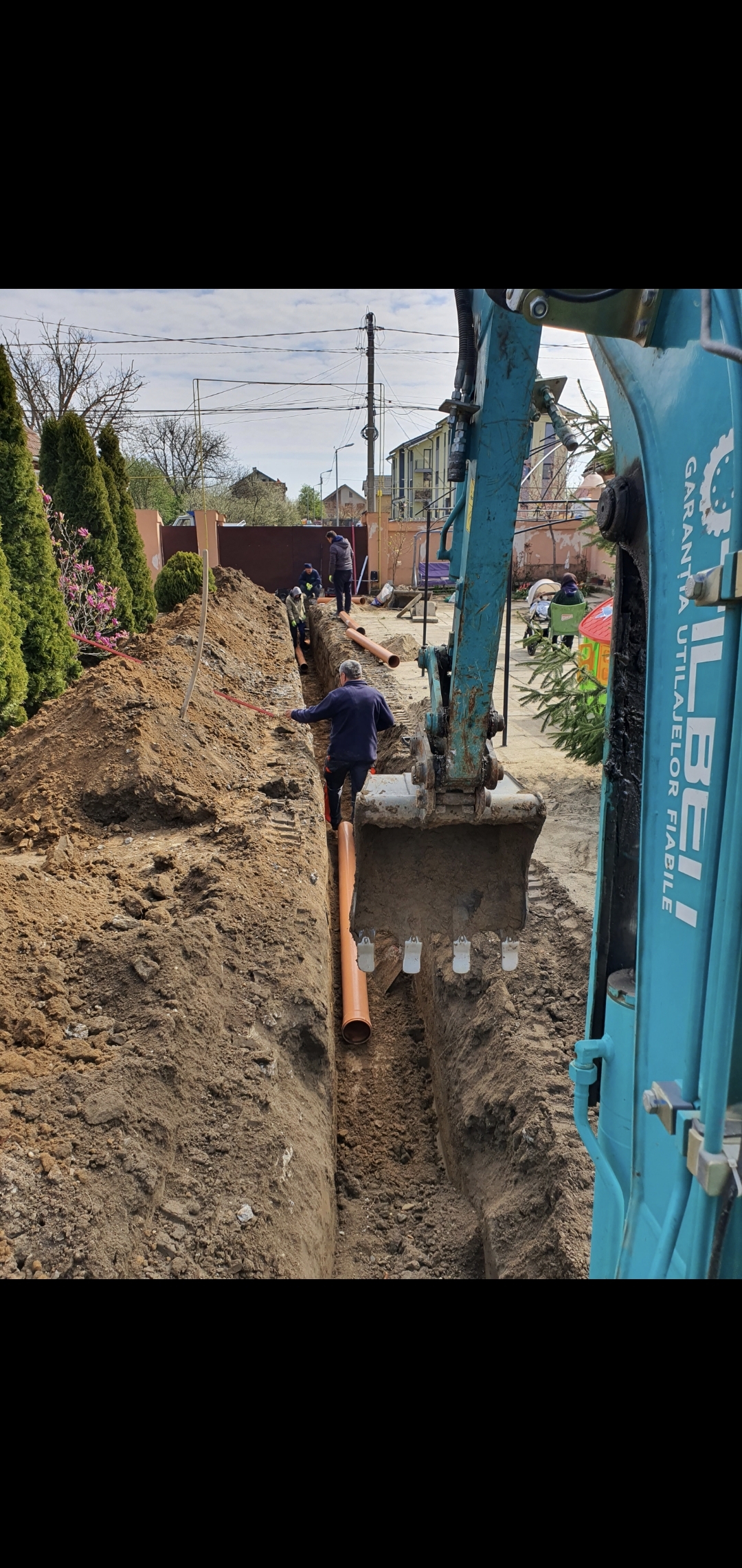 Execut lucrari mini excavator