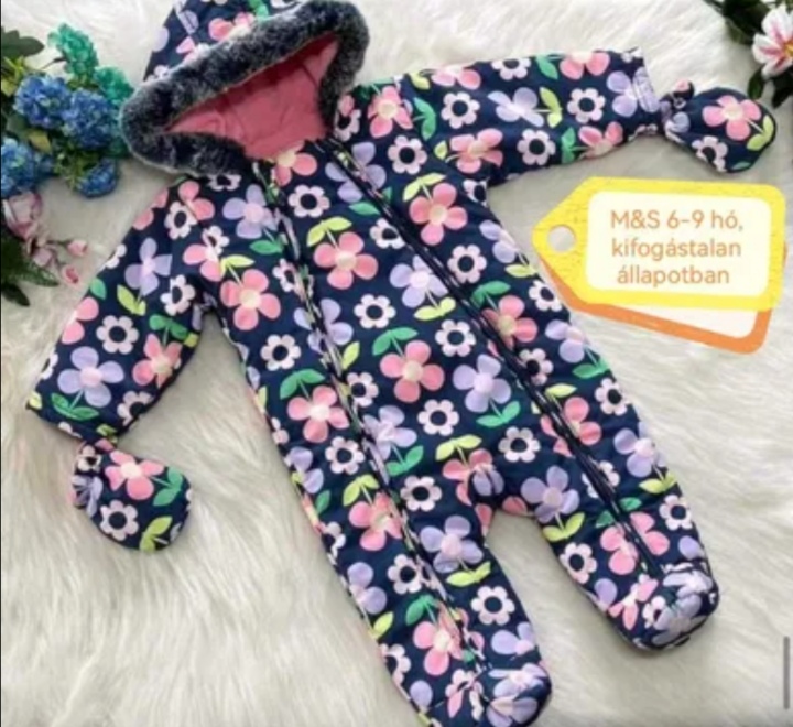 Combinezon fetita impecabil 0/3 si 0/6 luni