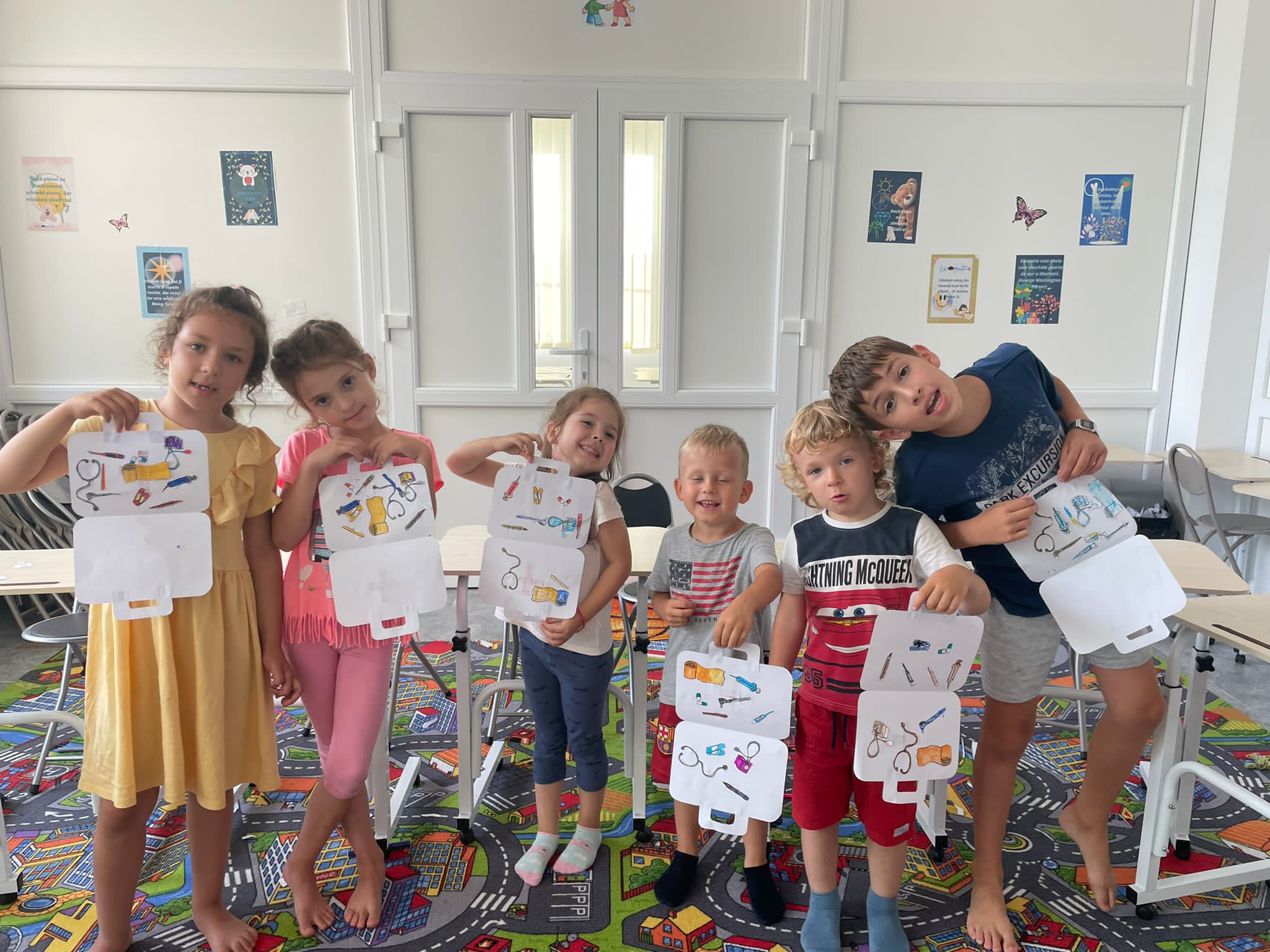 Afterschool Colibri va așteaptă.