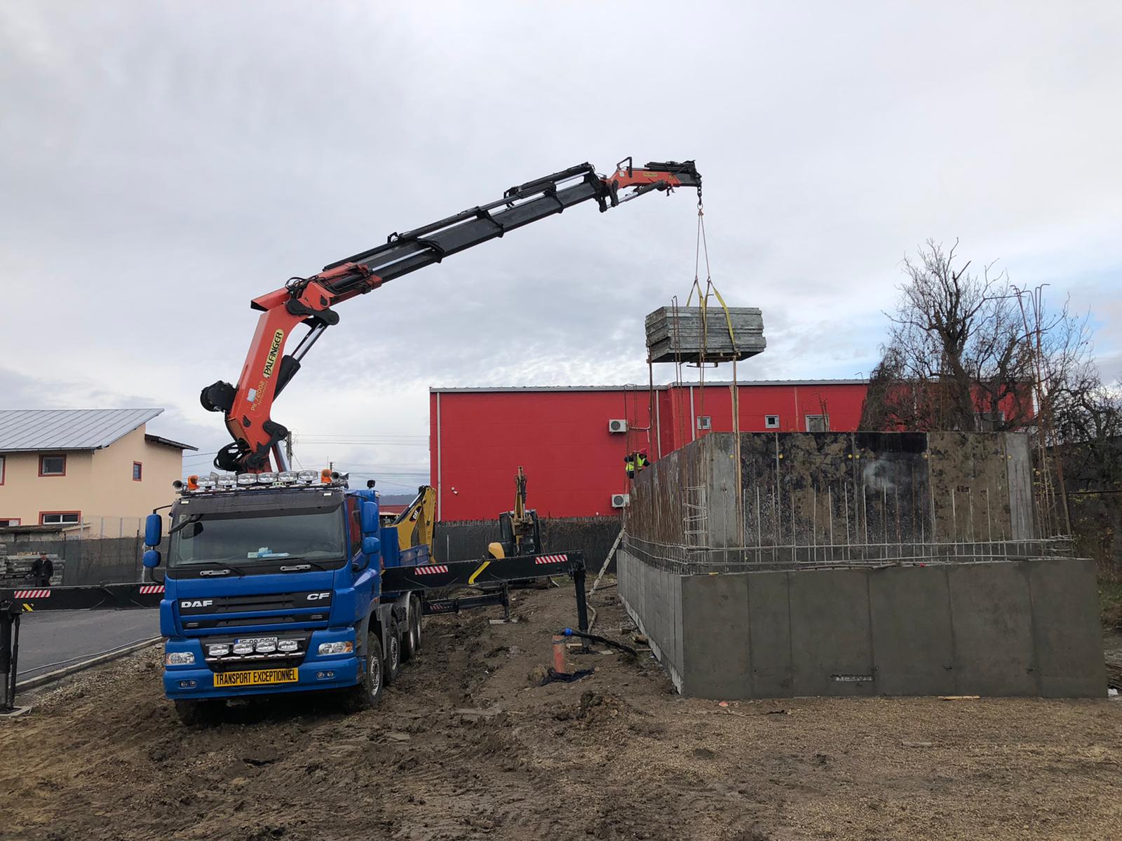 Inchiriez macara pk72000