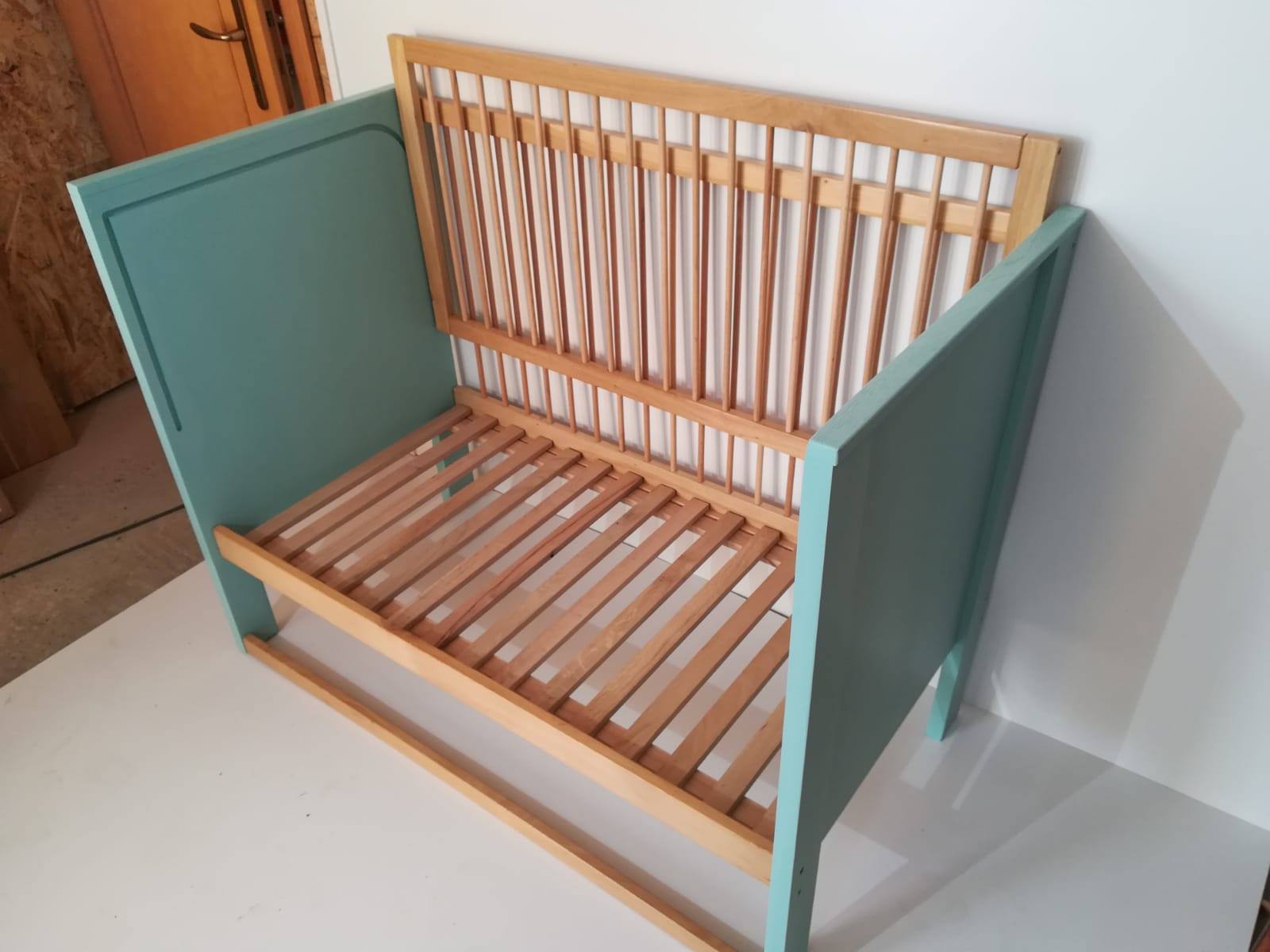 Patut bebe din stejar, lemn masiv, noi stare perfecta